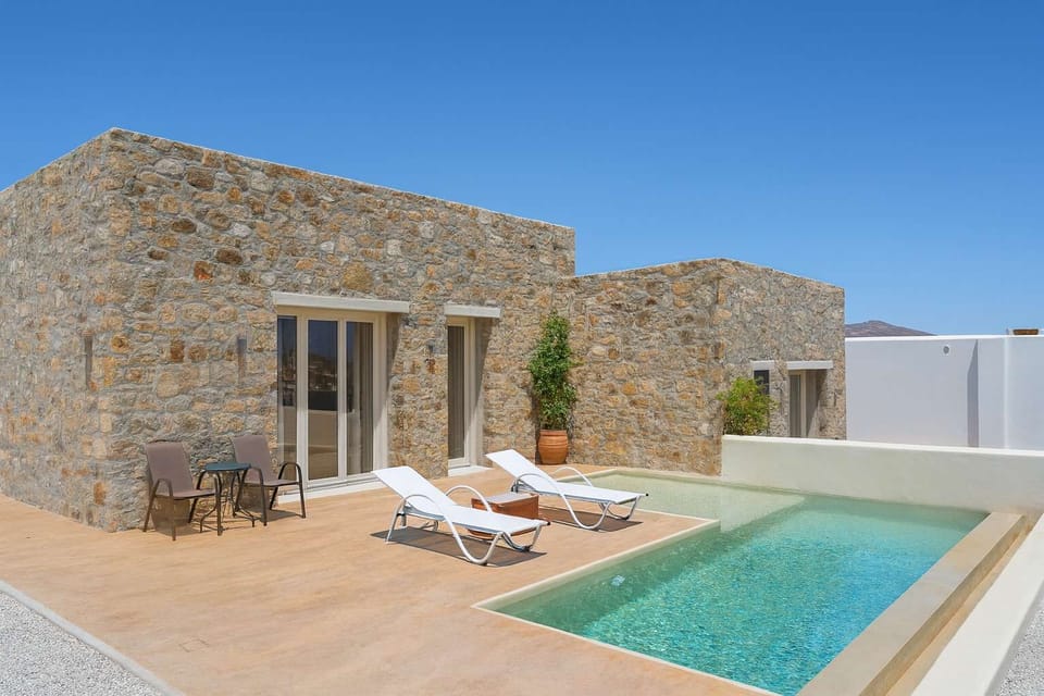 Enjoy the Private Pool – Refreshing swims surrounded by stone walls and endless blue horizons.