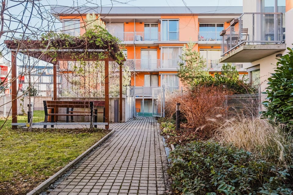 Building's Courtyard
