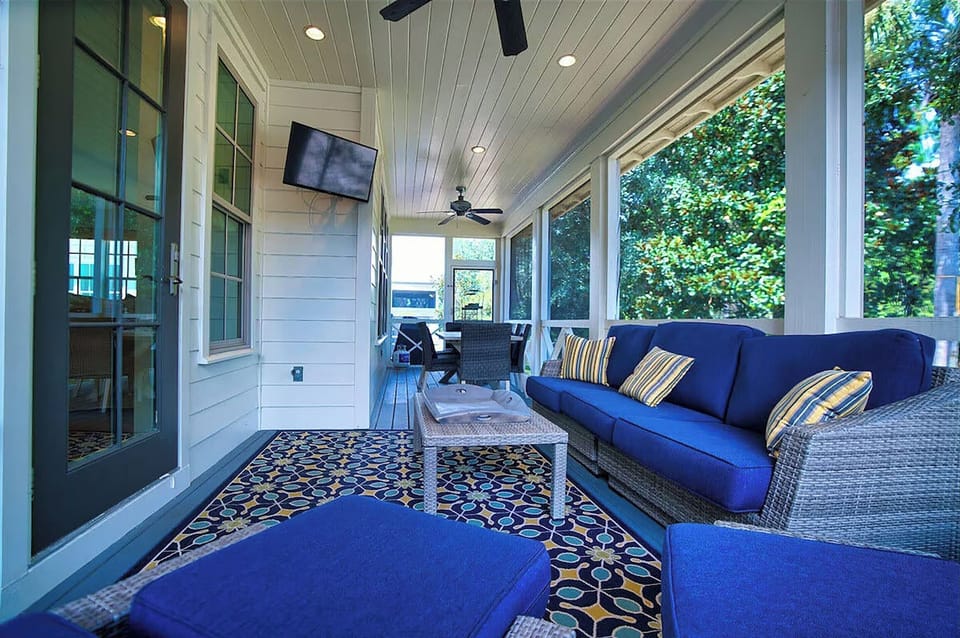 Screened in patio