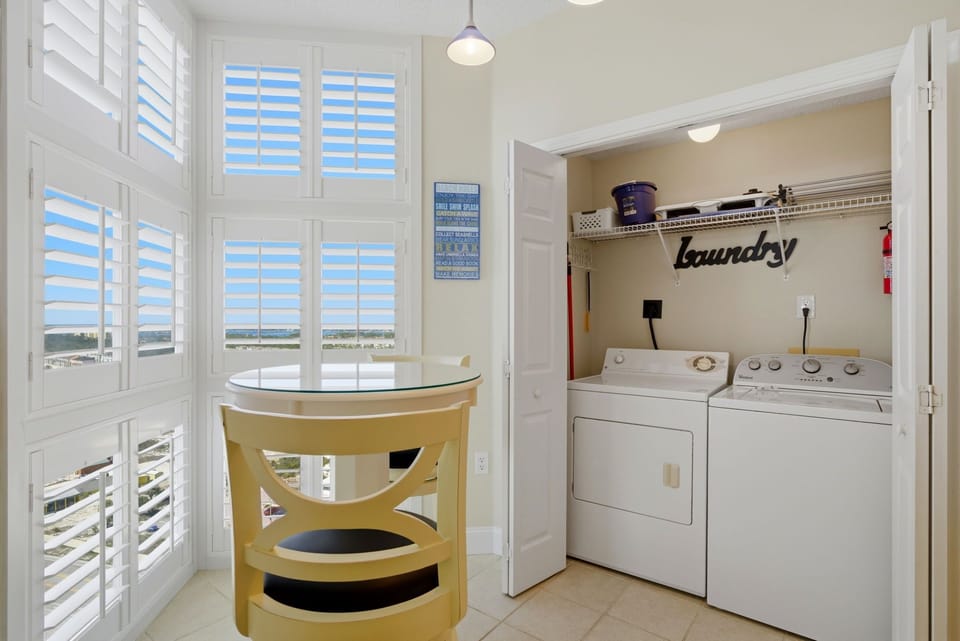 Breakfast Nook/ In Unit Washer and Dryer