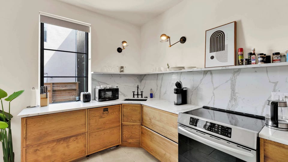 Full Kitchen