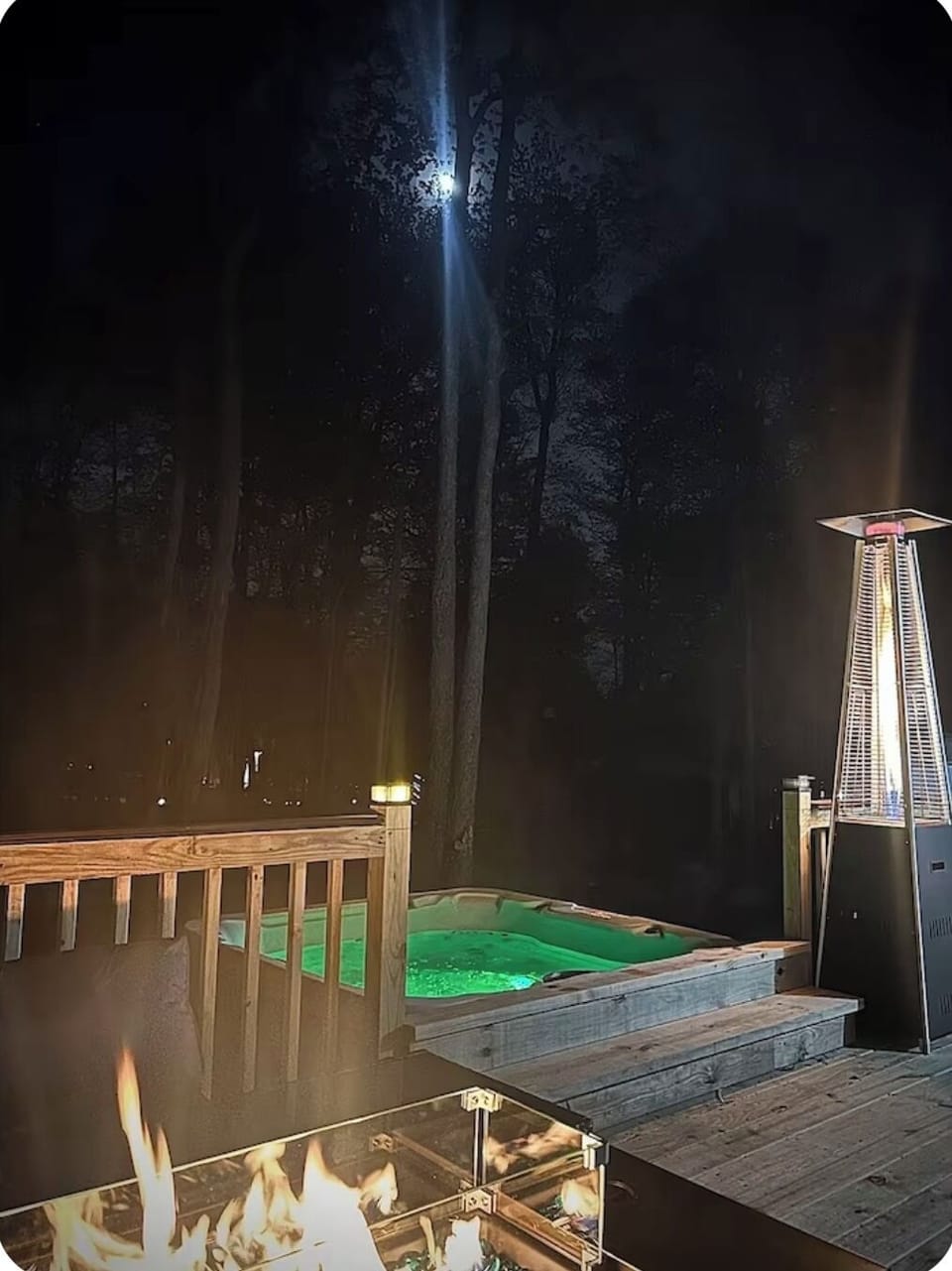 Outdoor spa tub