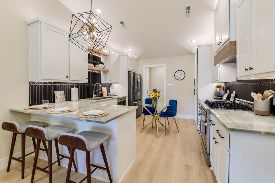 Fully stocked kitchen with everything you need to cook and dine in.




