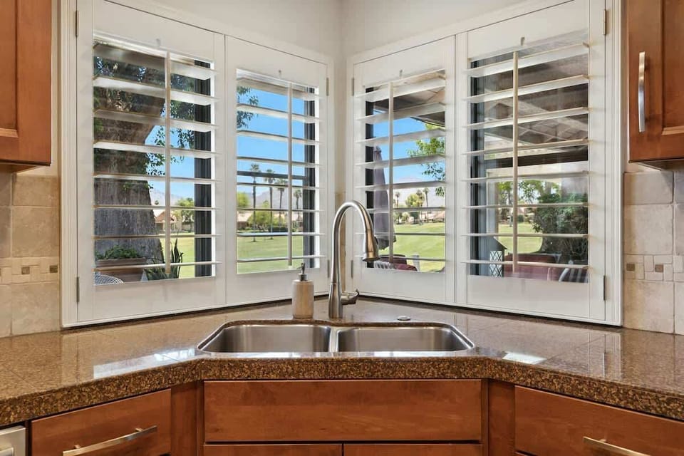 Fully equipped for chefs and snack-lovers alike