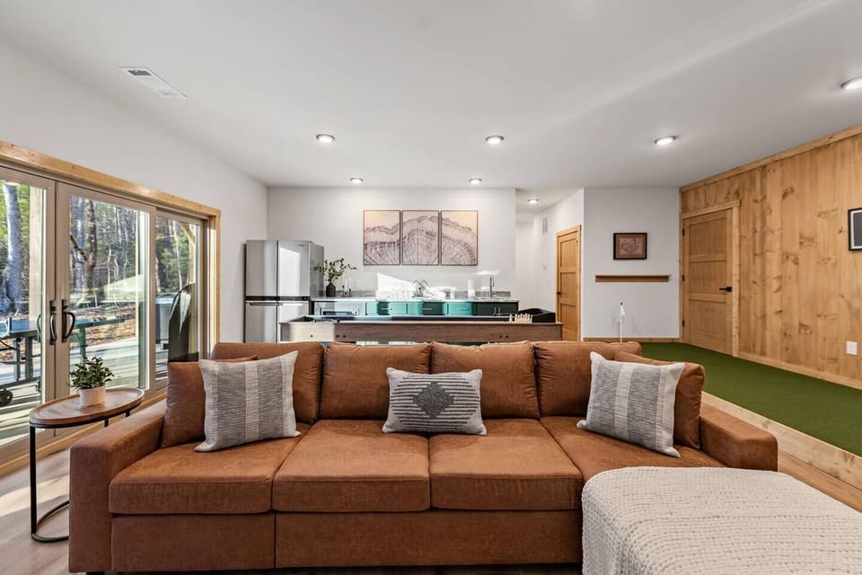 Lower level living/game room with a wetbar for entertaining