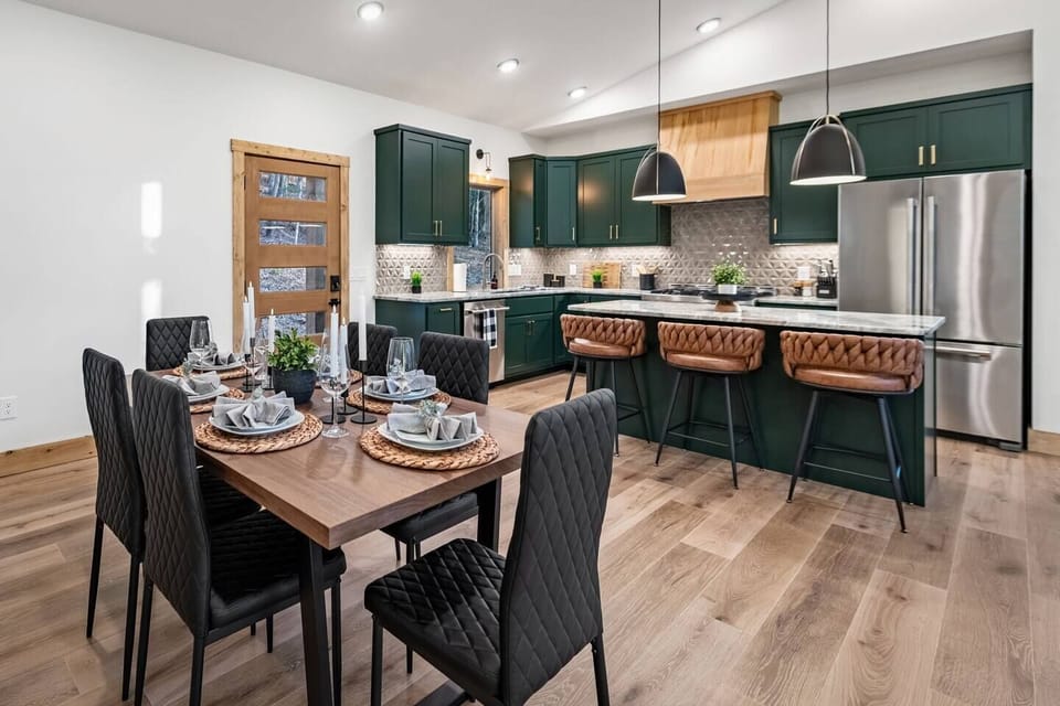 Open concept dinging and kitchen.  Perfect for entertaining