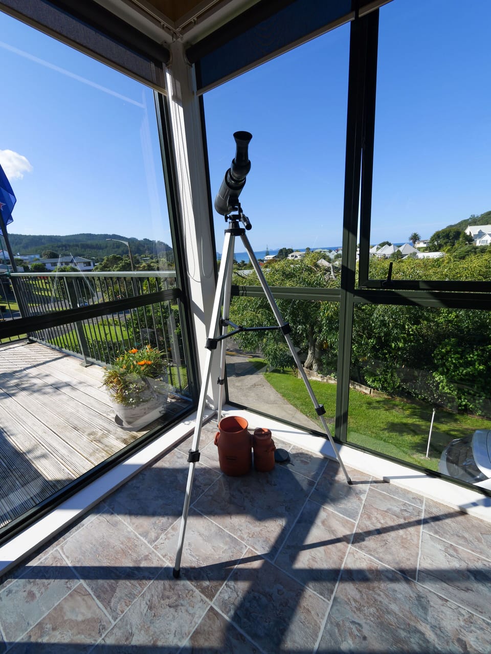 Telescope with view to the beach