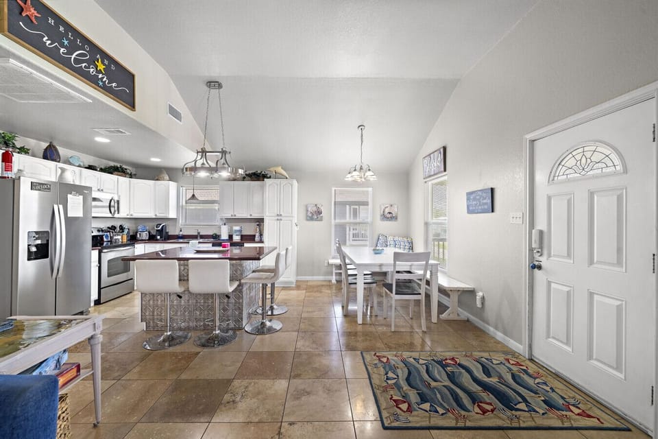 Create lasting memories around the dining table