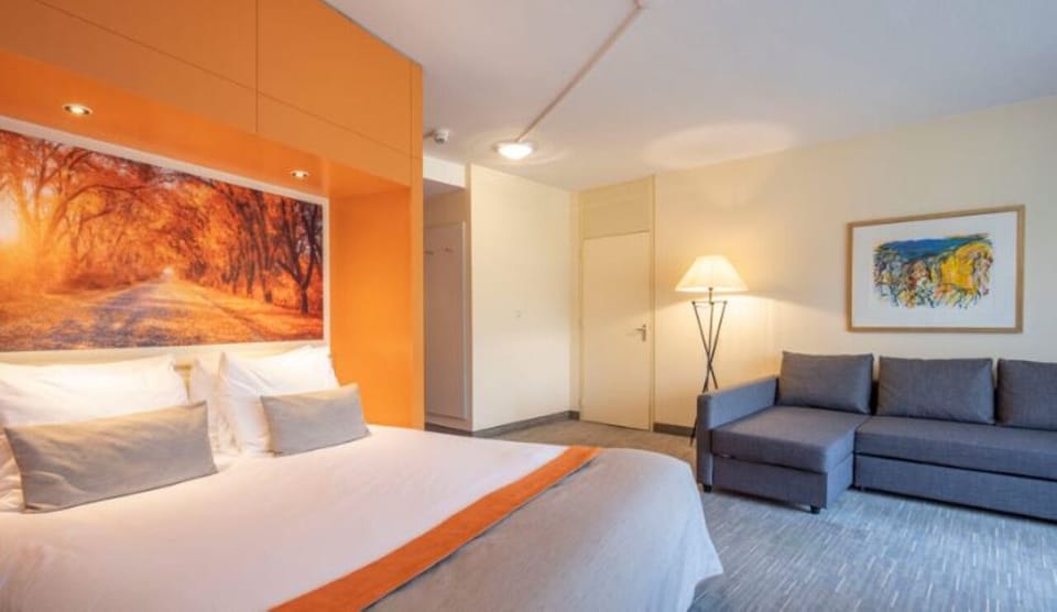 Unit with 1 King size bed