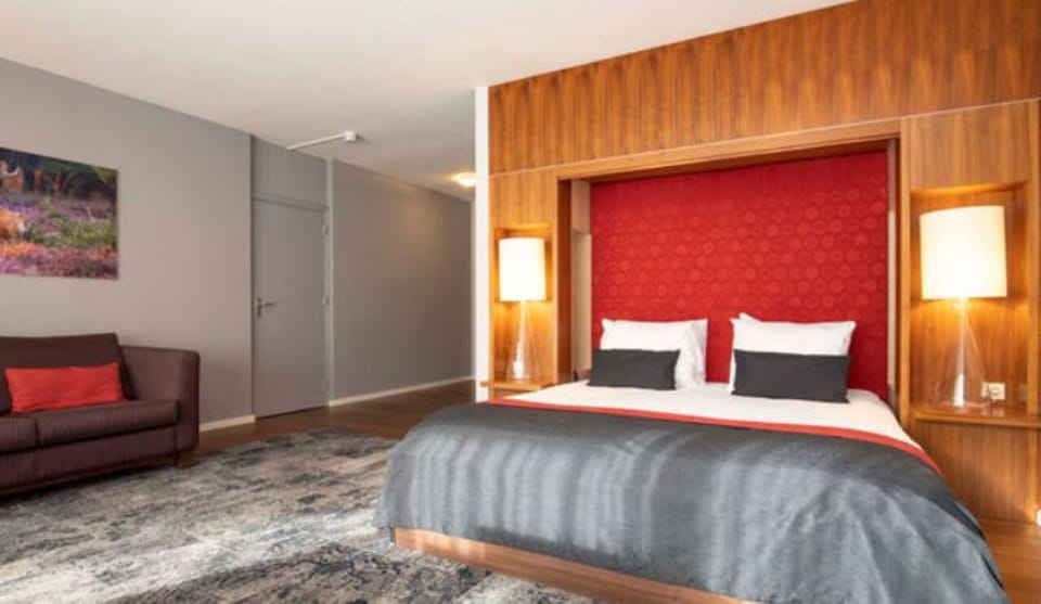 Unit with 1 King size bed