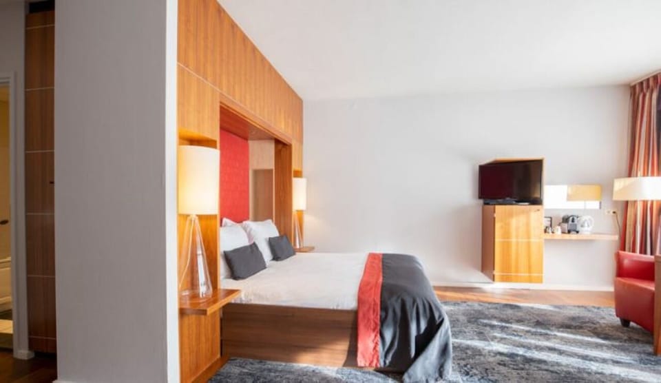 Unit with 1 King size bed