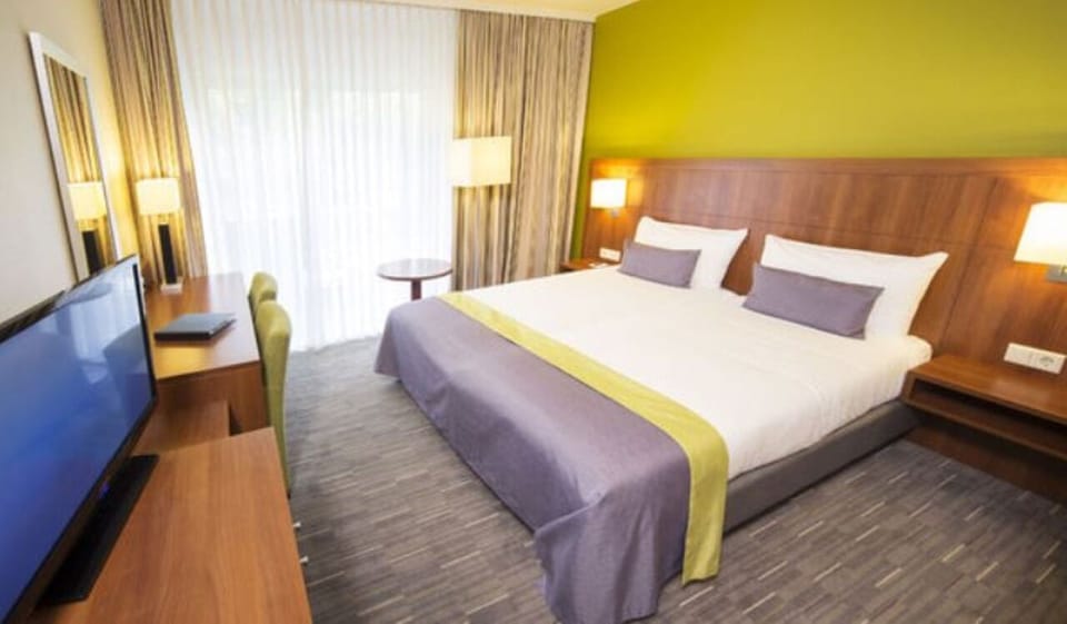 Unit with 1 Double size bed