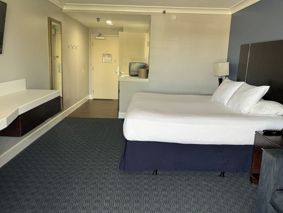Unit with 1 King size bed