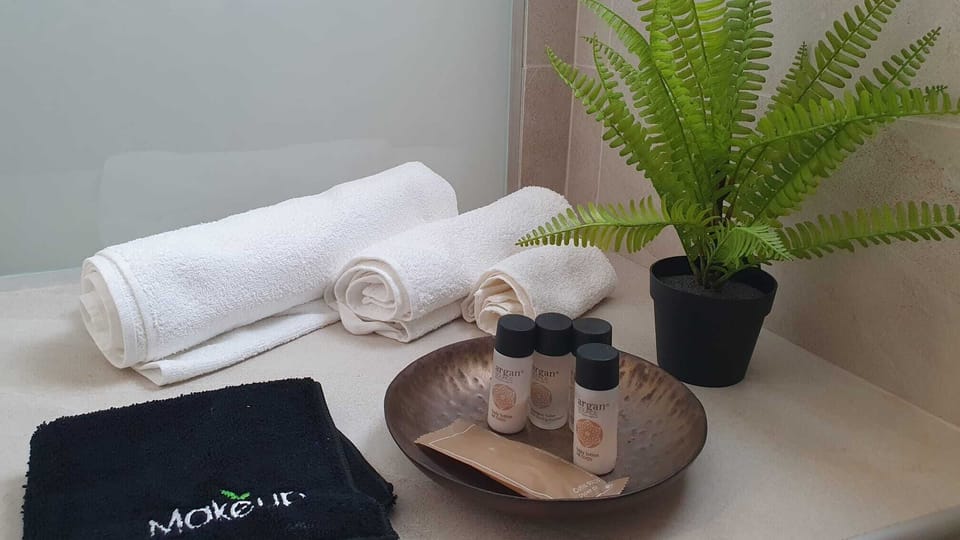 Bathroom amenities