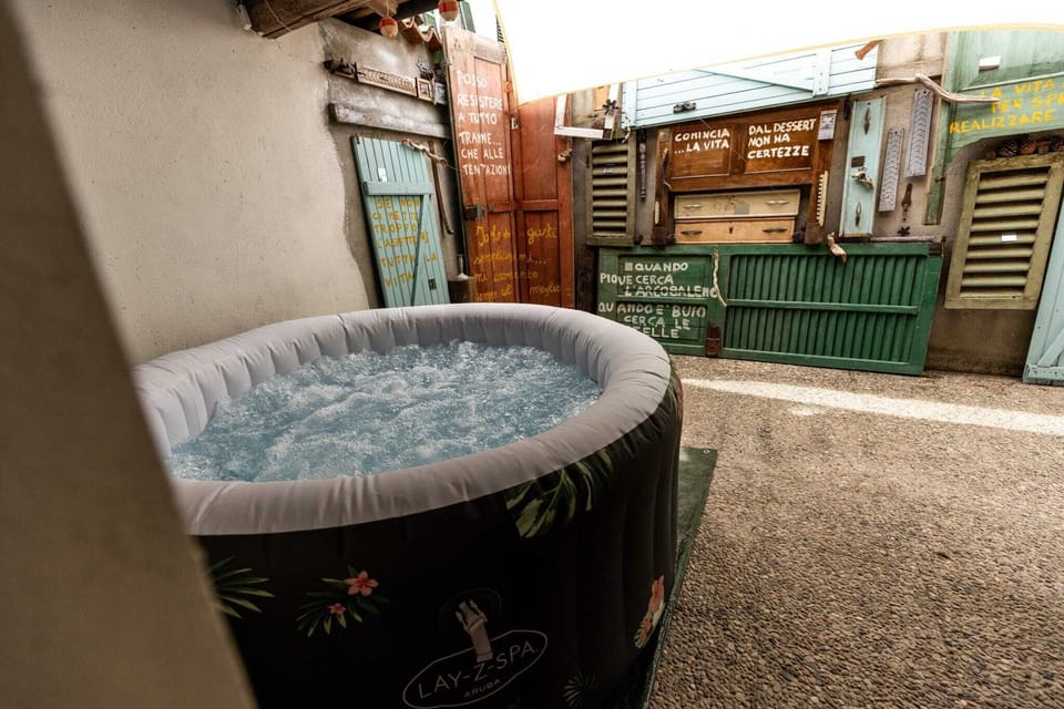 Indoor spa tub