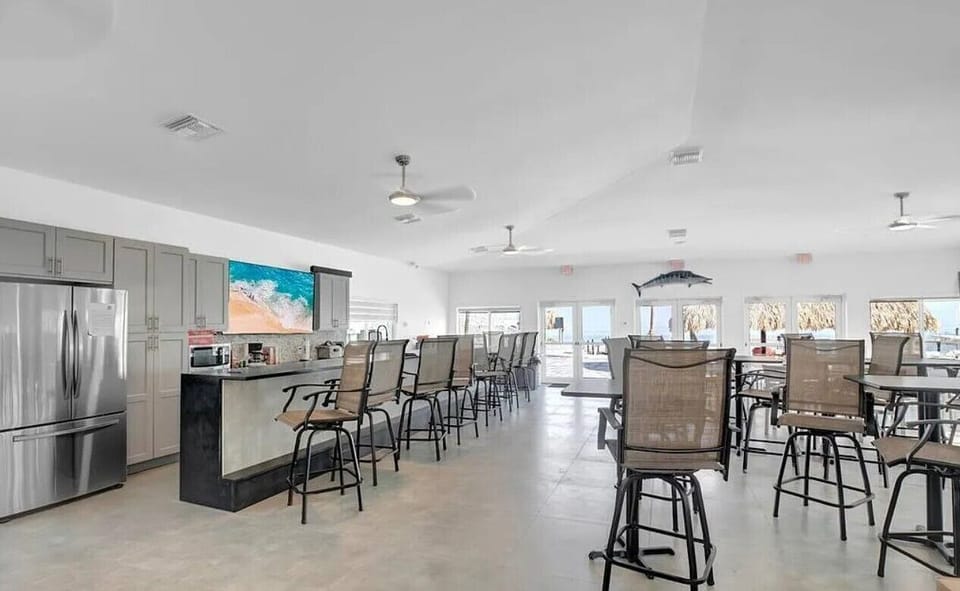 Clubhouse facilities are open to guests.