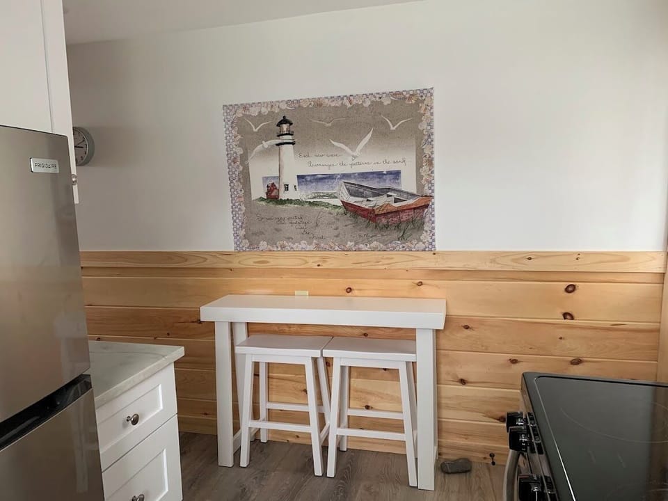 Breakfast Bar in Kitchen