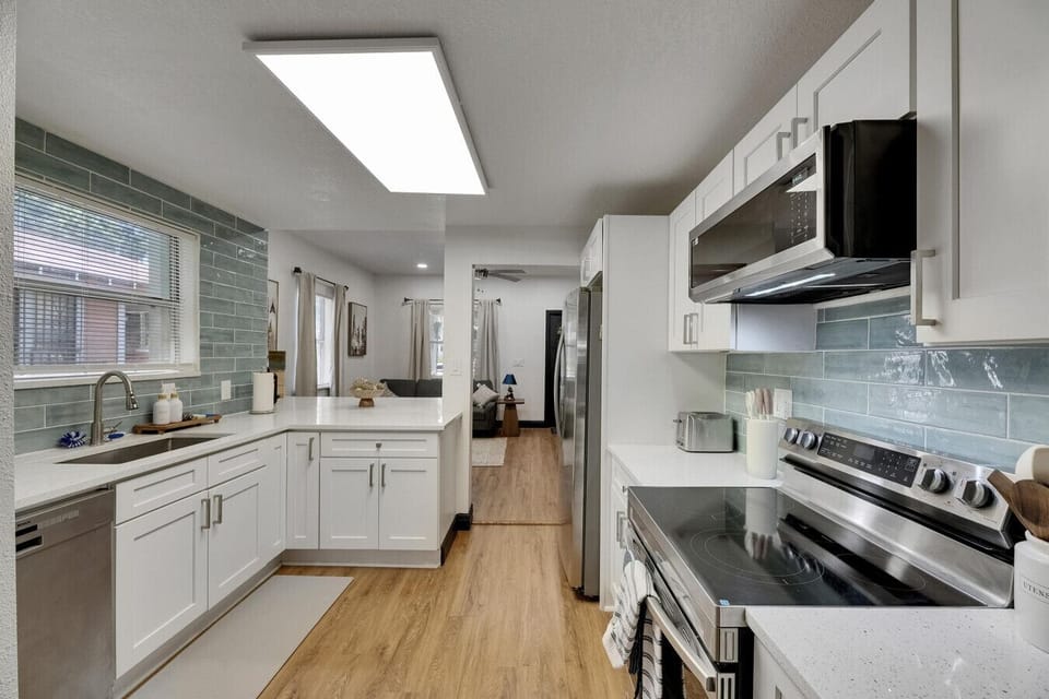 Beautifully Equipped Kitchen