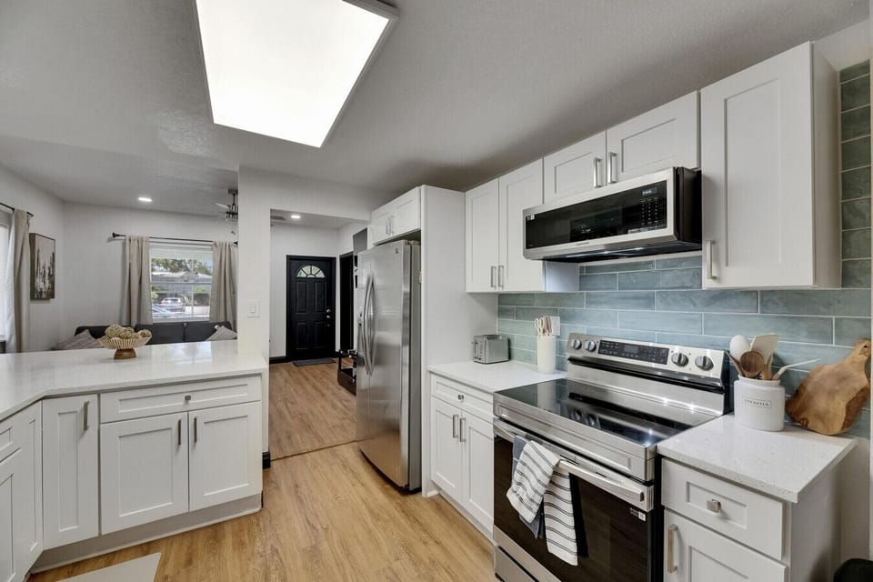 Beautifully Equipped Kitchen
