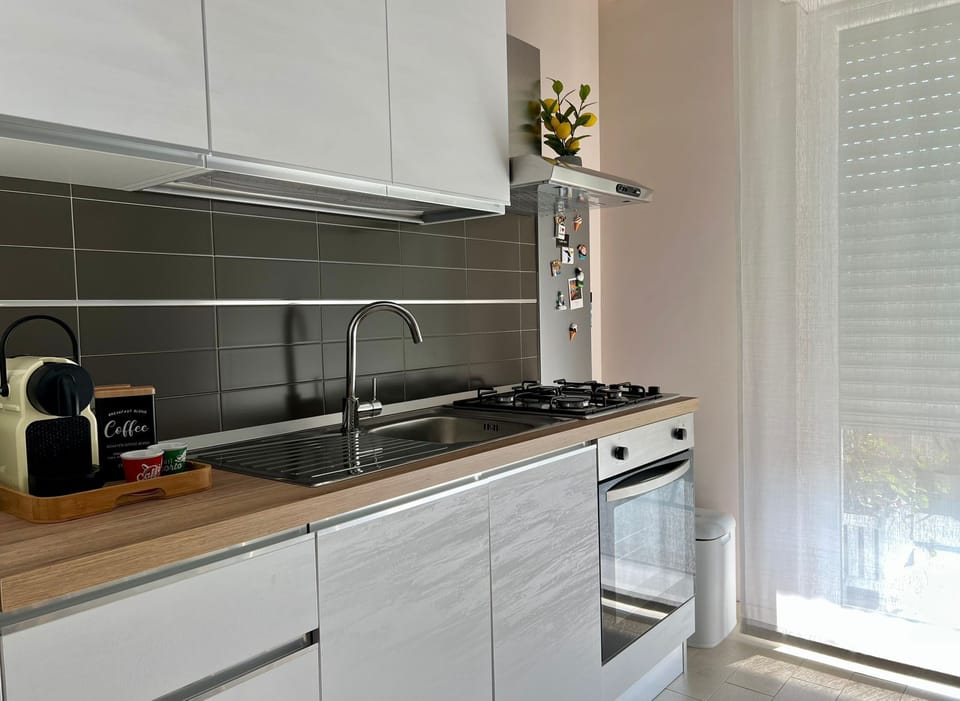 full kitchen