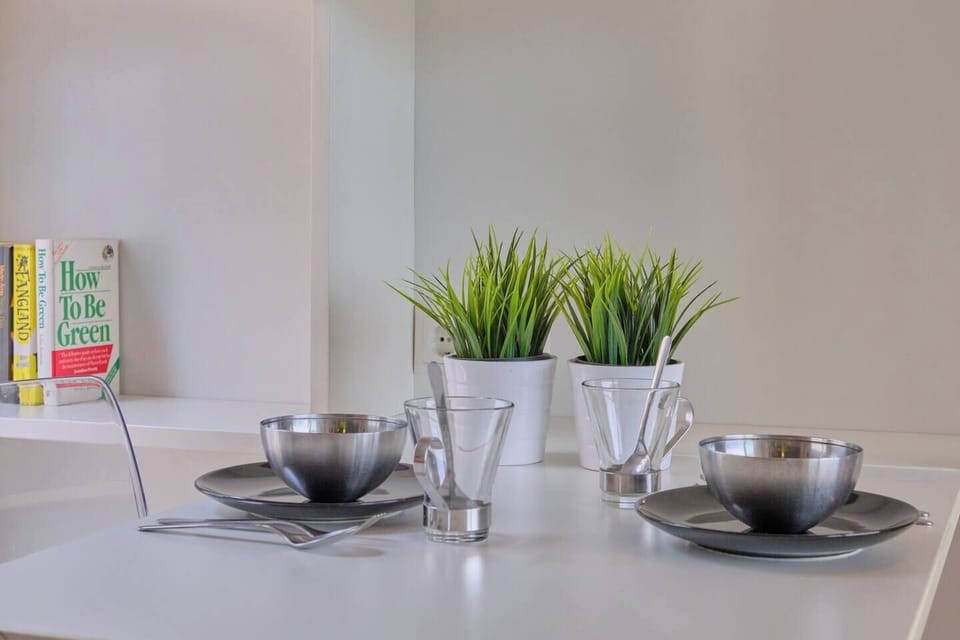 06_Breakfast table