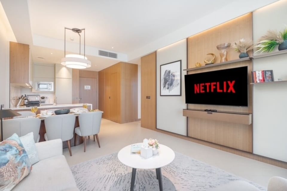 Spacious ultra luxurious space with a beautiful layout