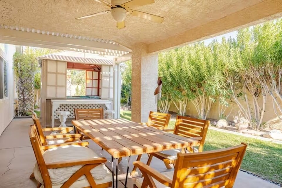 Outdoor dining