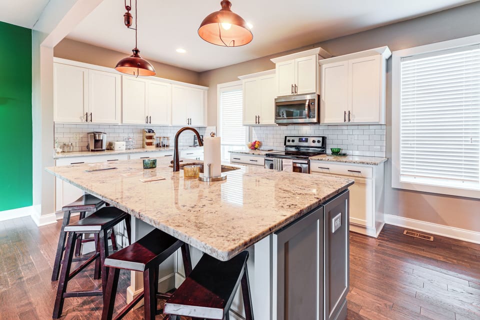Kitchen | 2nd Floor | Keurig Coffee Maker | Dishwasher | Cooking Basics