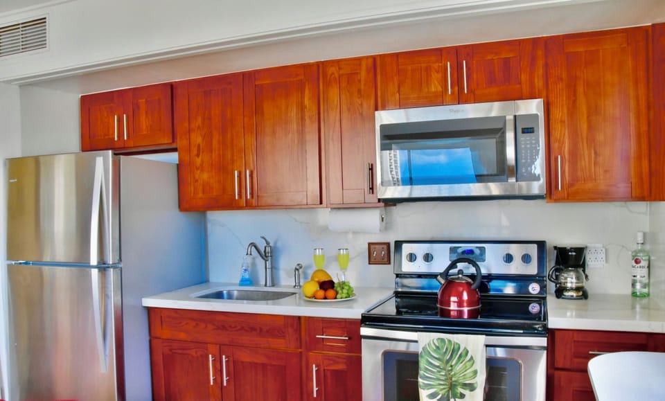 Golden Dream Cottage kitchen