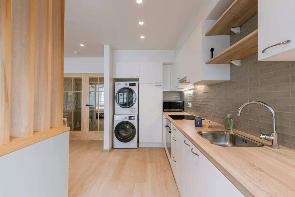 Open-plan kitchen and amenities