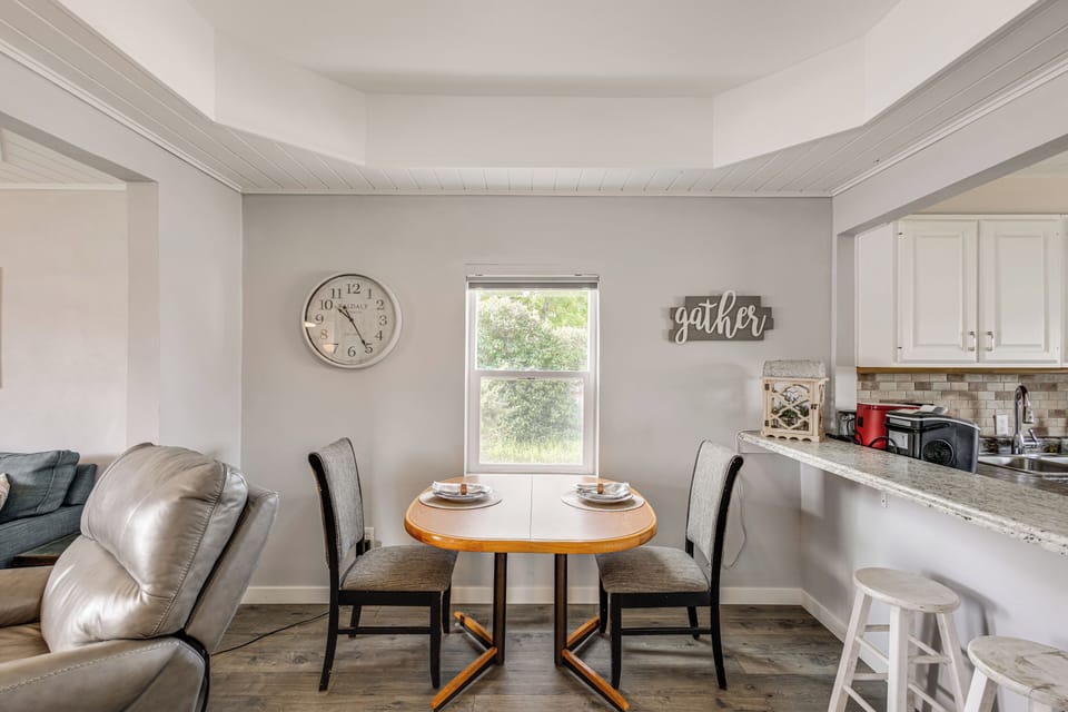 Dining Area | Dishware/Flatware