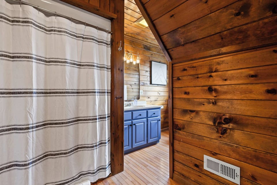 No need to share—this private bathroom is just steps from your bed and features all the essentials to start and end your day in total relaxation. 