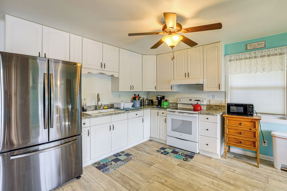 Kitchen | Keurig Coffee Maker | Percolator | Blender | Cooking Basics