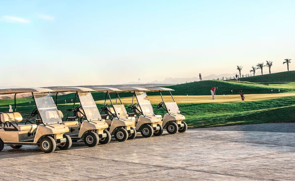 Roll out effortlessly for a carefree day on the course.