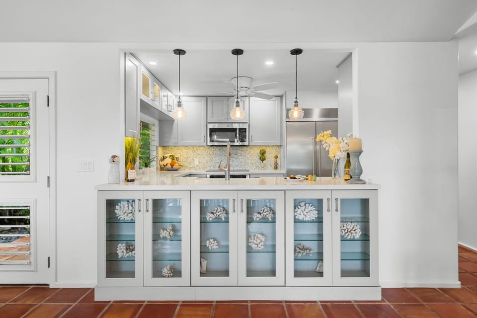 Decorated with natural Hawaiian elements