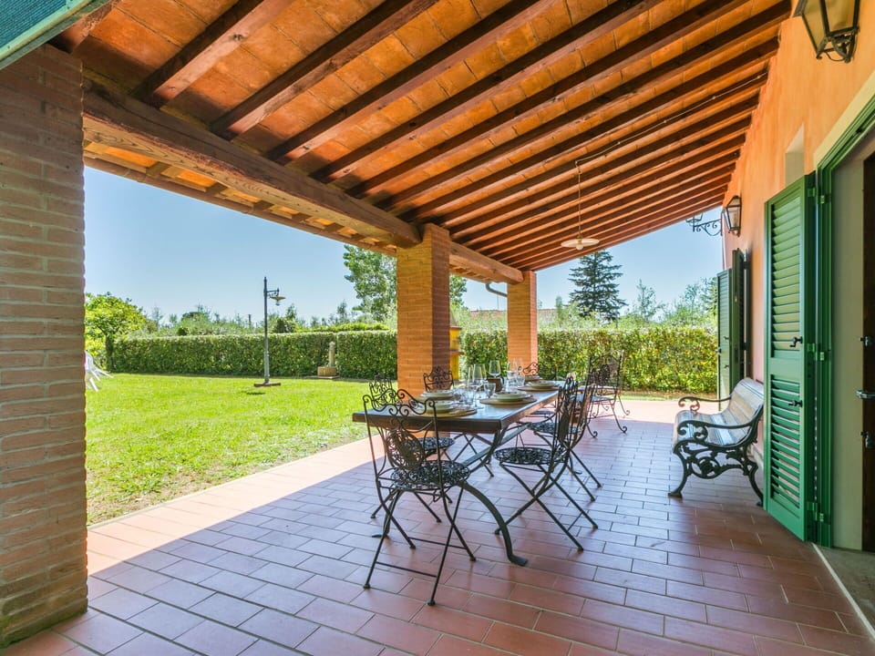 Shade, Garden, Outdoor Structure, Eco Hotel, Landscaping, Lawn, Outdoor Furniture, Yard, Farmhouse, Backyard