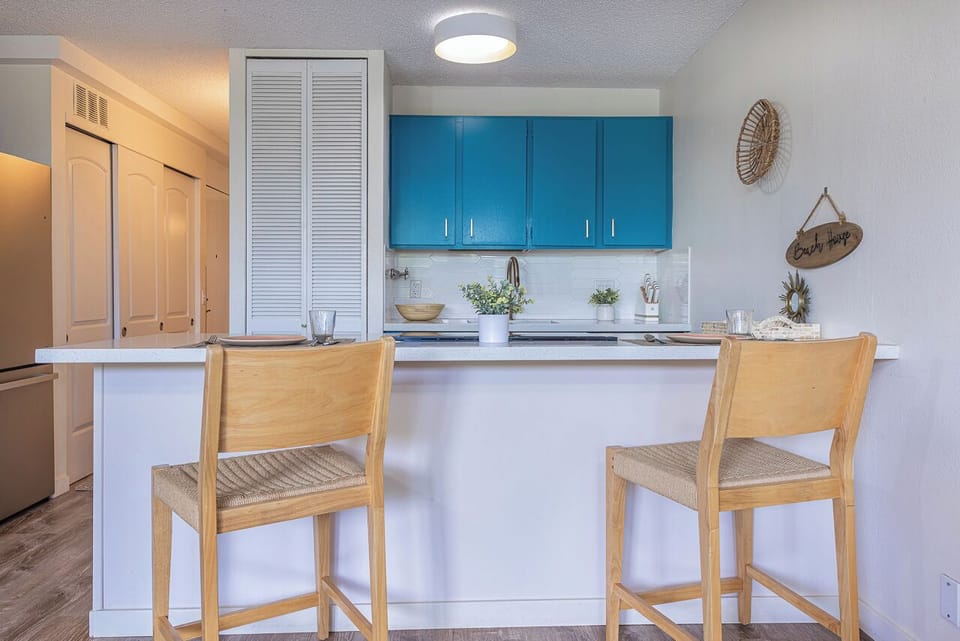 A perfect two seater seating area for casual dining