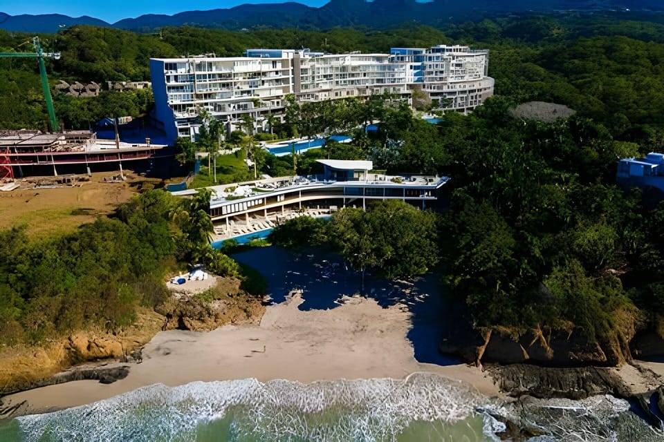 On site,Off site,Area and facilities,Natural landscape,Beach,Nearby landmark,Location,View(from property / room),Landmark view,Bird's eye view