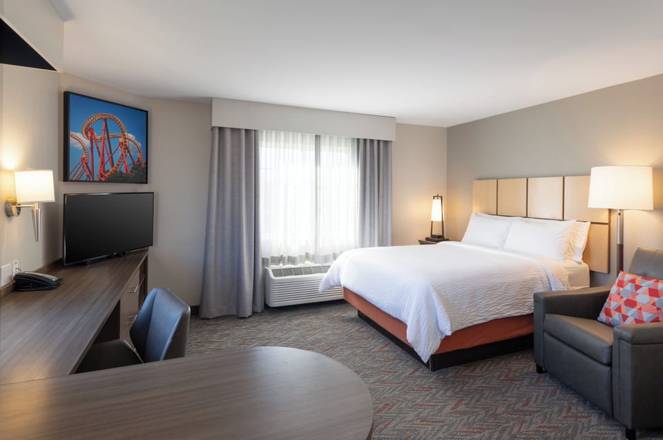 Unit with 1 Queen size bed