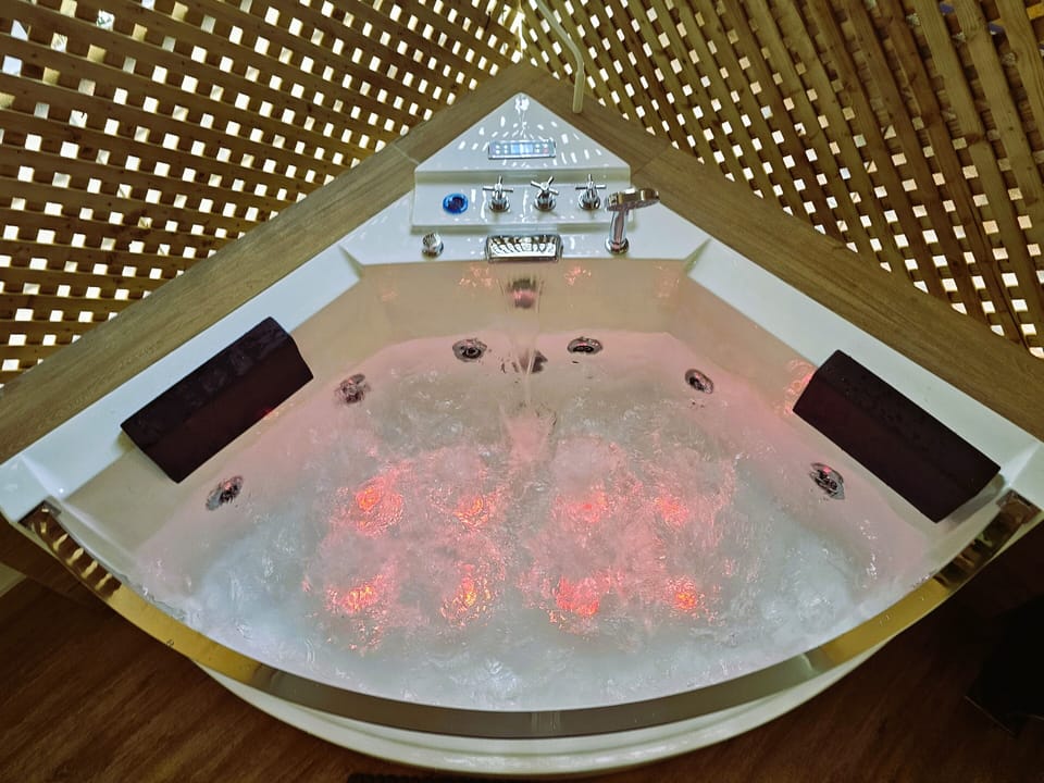 Indoor spa tub