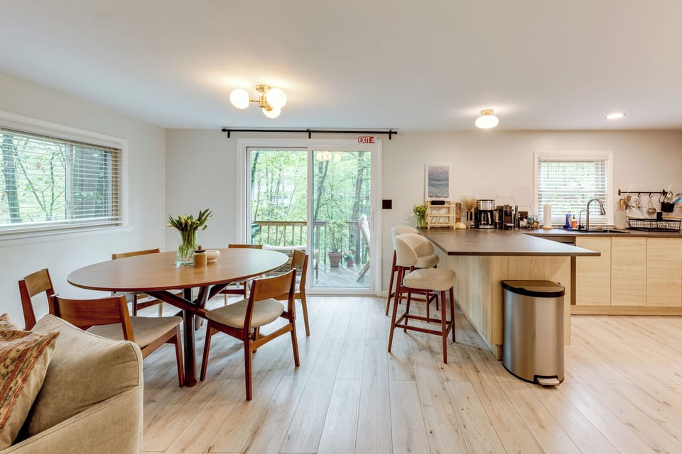 Dining Area | Main Level