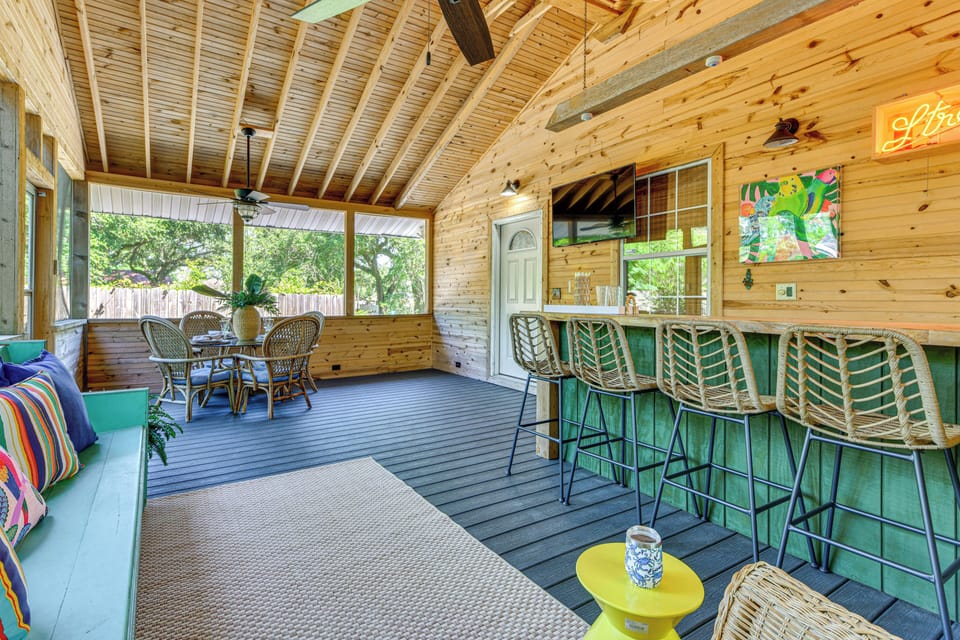 Bay St Louis Vacation Rental | 3BR | 2BA | 1,300 Sq Ft | 3 Steps to Enter