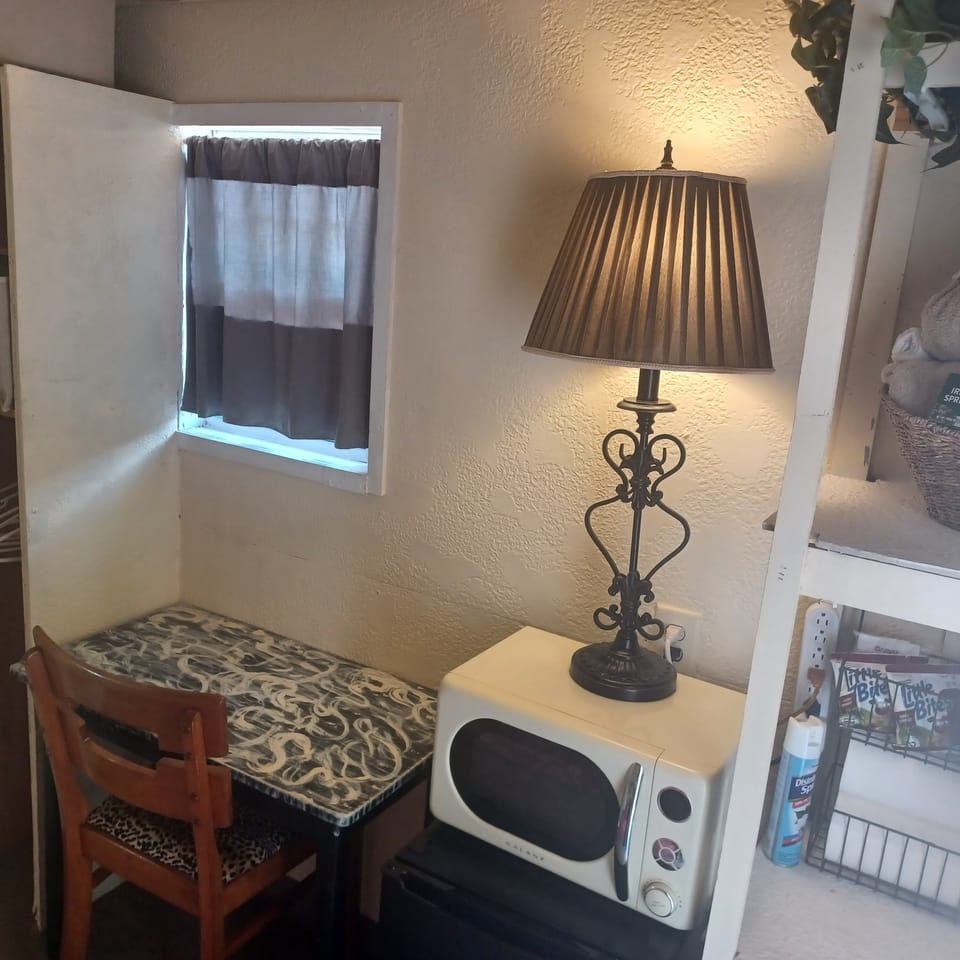 Work and Eat Area