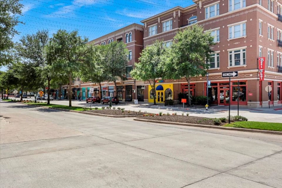 Main street Frisco featuring restaurants, shopping, movie theater and seasonal events.