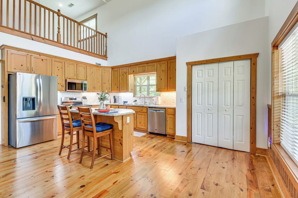 Kitchen | 1st Floor | Dishwasher | Keurig Coffee Maker