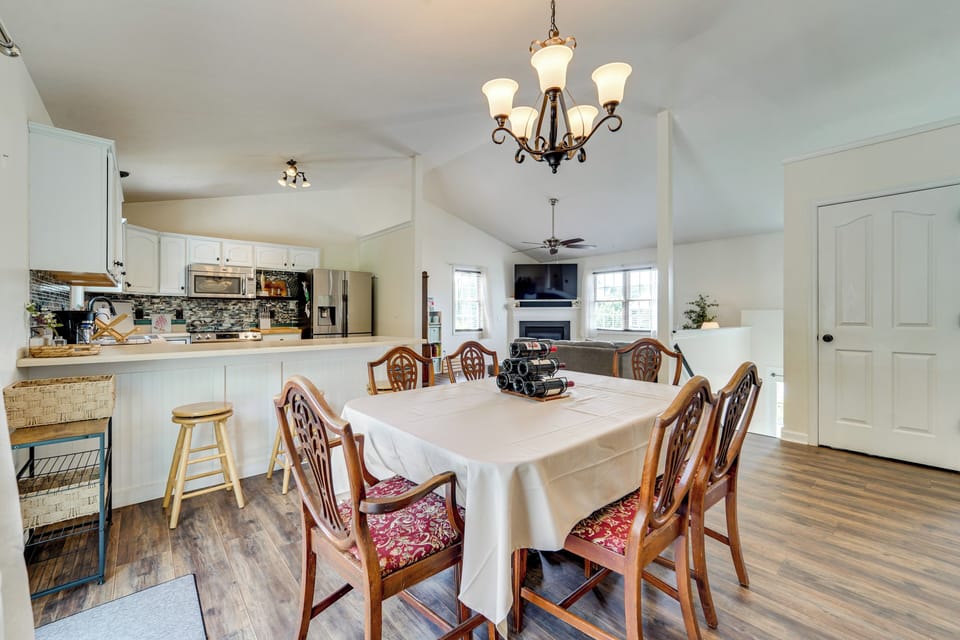 Weyers Cave Vacation Rental | 3BR | 2BA | Stairs Required | 2,100 Sq Ft