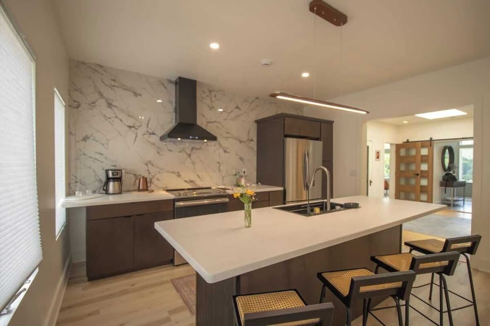 Clean, modern kitchen with everything you need to cook 