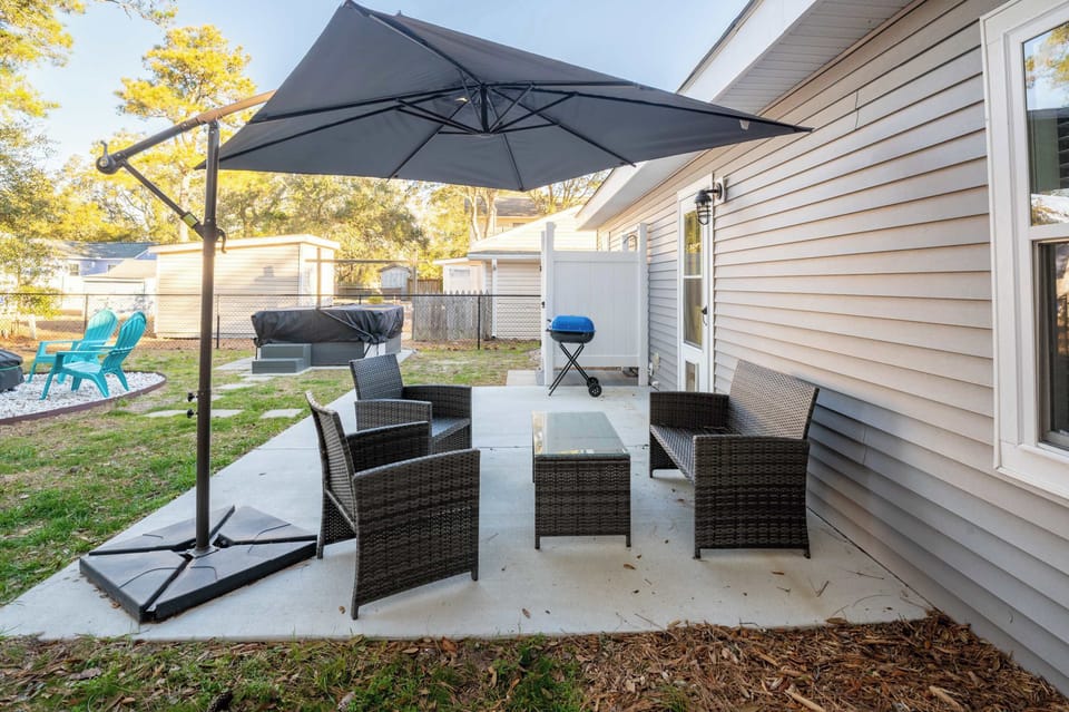 Shaded Outdoor Seating Vignette