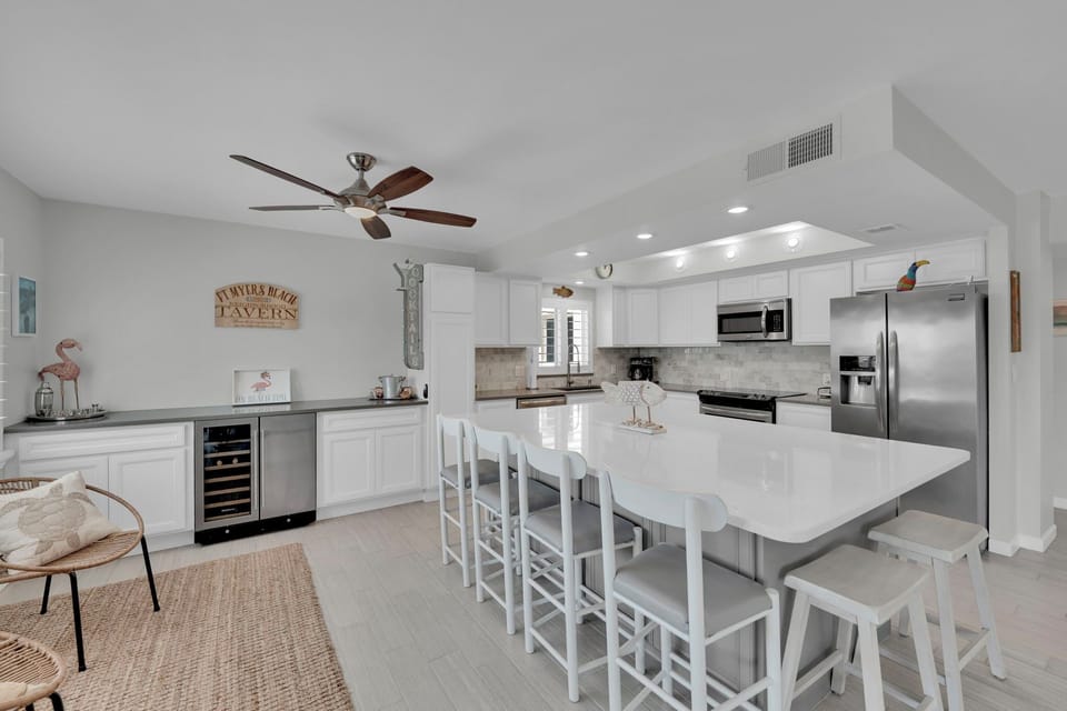 Dining for 8 at the large kitchen island