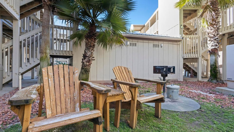 Las Palmas Grilling area